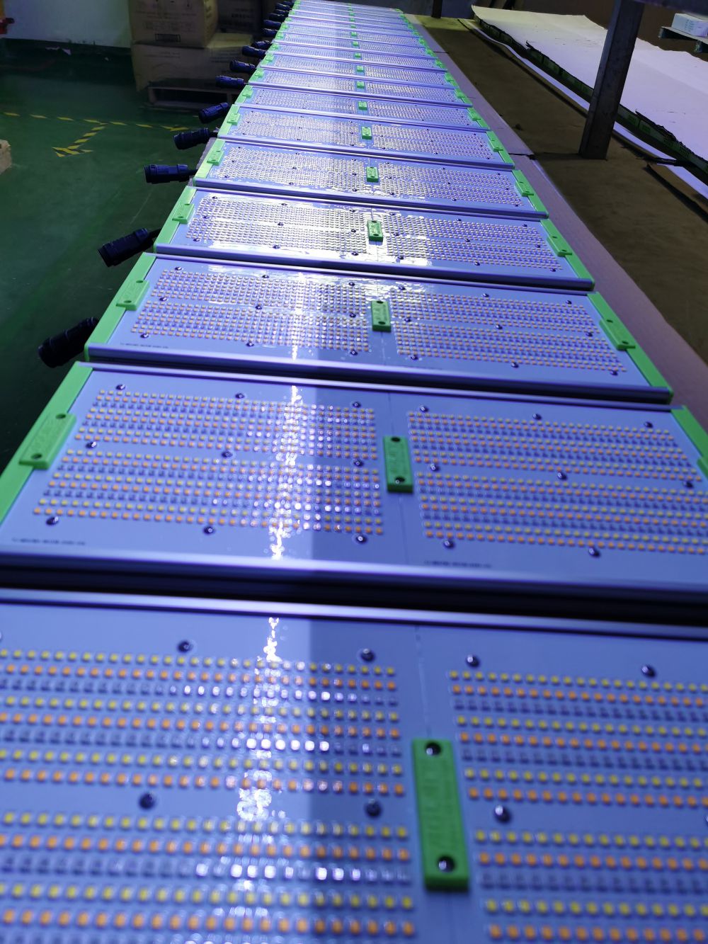 宝运莱官方网站光电的ＳＭＤＬＥＤ用于公司自产的植物成长灯